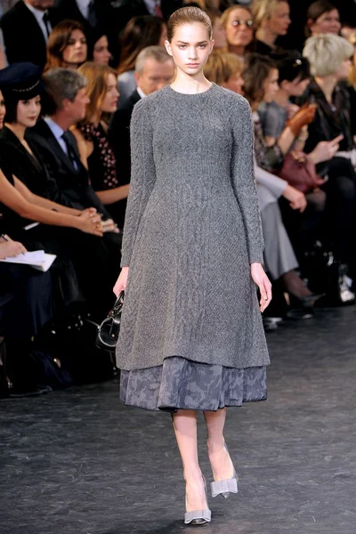 Look 28
